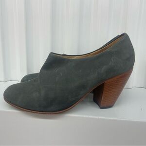 Dieppa Restrepo Gray Suede Ankle Boots Size 8.5
